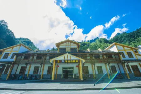 318 Auto Camp Motel Micangshan Отели рядом с достопримечательностью «Micaoshan National Nature Reserve»