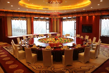Dong Shan Hotel Отели рядом с достопримечательностью «Xiangshan Temple»