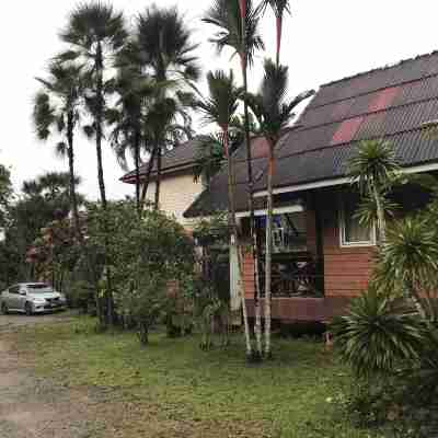 La-Ngu Phupha Resort Hotel Exterior