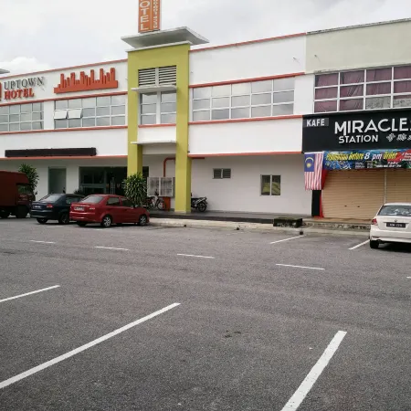Uptown Hotel Seremban Отели рядом с достопримечательностью «Парк с озером»