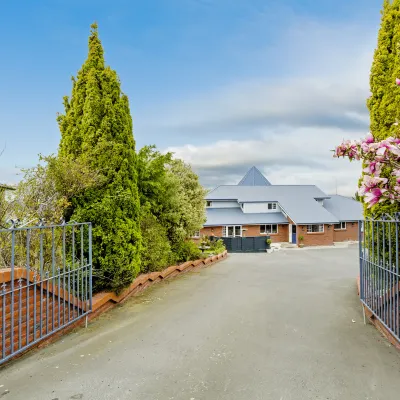 Superior Dunedin Apartments Hotels near Tunnel Beach