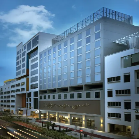 V Hotel Bencoolen Отели рядом с достопримечательностью «Улица Ватерлоо»