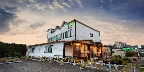 Sokcho Dderak Pension - de playa