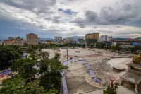 Wanheng Apartment (Xishuangbanna Splashed Water Plaza Flagship Store)