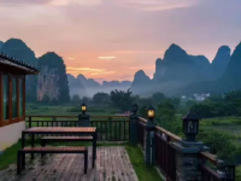 โรงแรมสไตล์บูทีค วอเตอร์ไซด์ โรงแรมใกล้อูฐข้ามแม่น้ำ