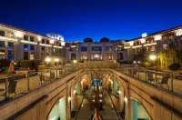 Sanmenxia Feicui Lichi Hot Spring Resort Hotel فنادق في سانمنشيا