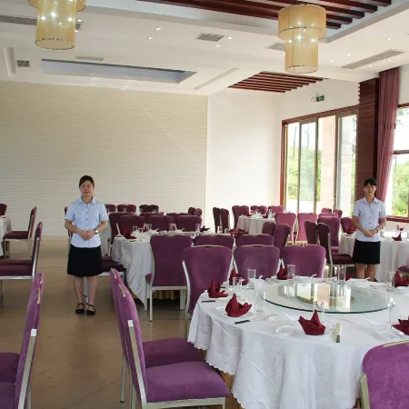 Lvhu Bay Hotel