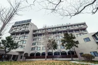 上海浦東機場亞朵飯店 外交官箱包（上海浦東機場T2航站樓國內廳安檢內2店）附近的飯店