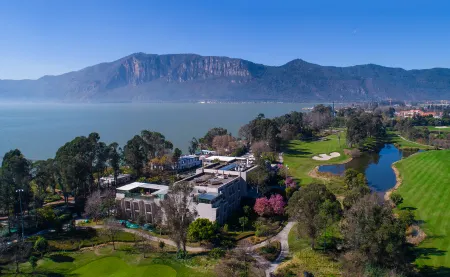 Lakeview Hotel Отели рядом с достопримечательностью «Kunming Xishan Scenic Resort»