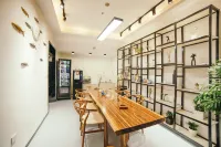 Youmihaoyoung Hotel (Wulingge Pedestrian Street)