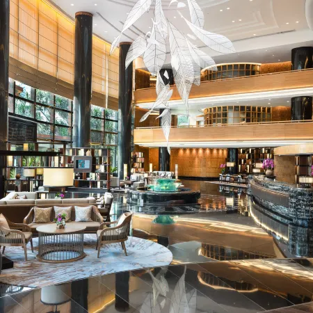 AYANA Midplaza Jakarta Отели рядом с достопримечательностью «Британский Совет»
