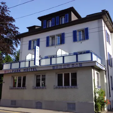 Bellpark Hostel Hotels near Matthauskirche