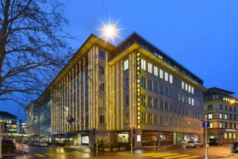 Glärnischhof by Trinity