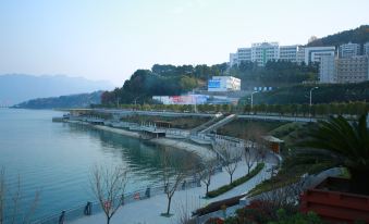 Zhongfu Riverview Hotel