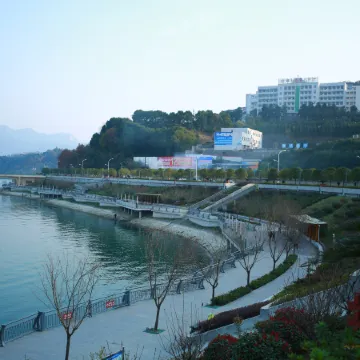 Zhongfu Riverview Hotel