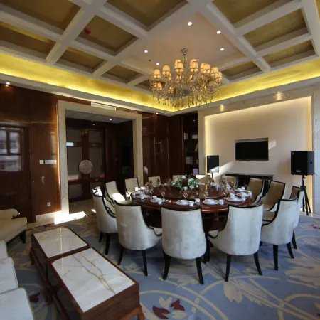 Q+ Huili Mingzhu Business Holiday Hotel