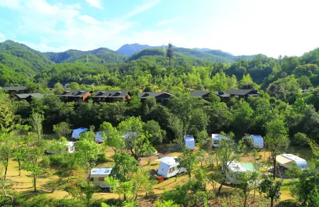 Hangzhou Qiandaohu Guanlan Resort Hotel Отели рядом с достопримечательностью «The Qxtd Lion Ctiy»