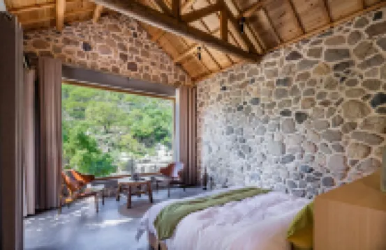 Yimeng Shanshe Holiday Hotel