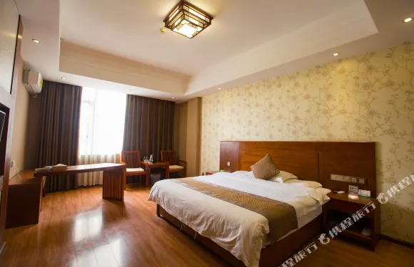 硯山龍湖元酒店