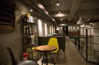 UniLoft Hostel (Dalian Railway StationDongguan Street Historical and Cultural Block Store）