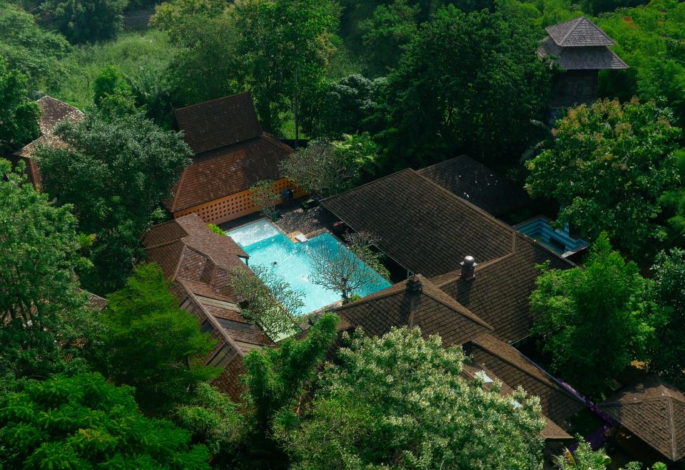 2. 찬드라 레지던스..