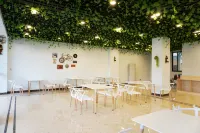 Dolphin Bay Hotel