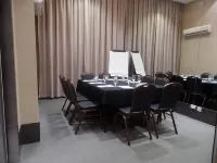 Valero Grand Suites by Swiss-Belhotel - Business
