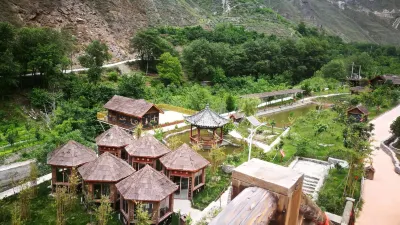 ブン川達拉布農業休閒觀光マナーハウス 汶川羌人谷スキー場周辺のホテル