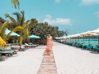 Sok San Beach Resort Hotels near Sok San Port