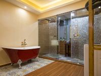 布拉格酒店(阳朔西街店) - 悠享浴缸大床房--提供停车位