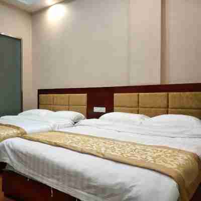 Lantian Business Hotel Rooms