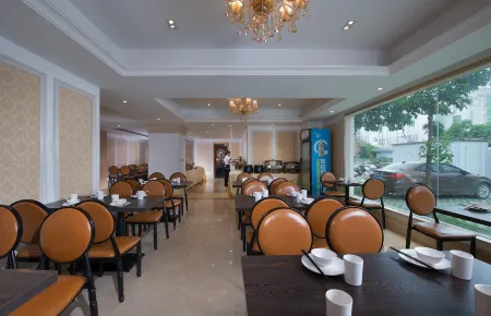 Vienna International Hotel (Beihai Yintan Wanda) Отели в г. Бэйхай