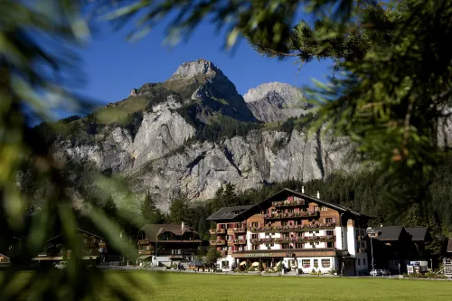 Bernerhof Swiss Quality Hotel Hotel di Kandersteg