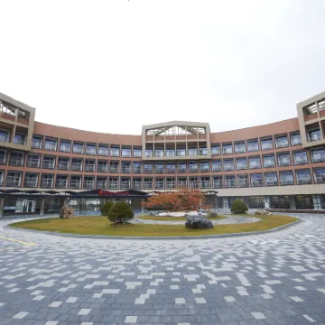 Ramada Hotel & Suites by Wyndham Gangwon Pyeongchang Hotels near Odaesan National Park
