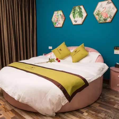 Tianyuan Boutique Hotel (Yanjin County Government)