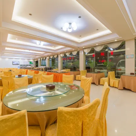 Hengyi Hotel (Railway Station Store of Dashu Camp, Renmin East Road, Kunming)