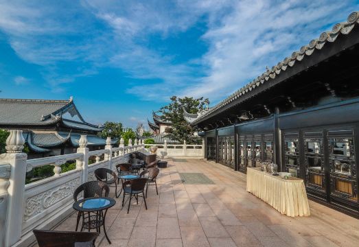 상하이 로열 가든 호텔 객실 내부 이미지