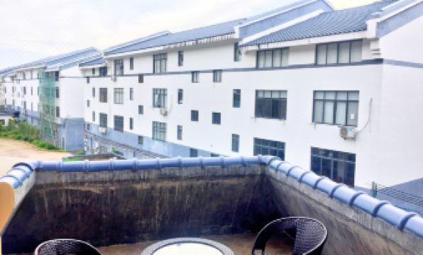 Lin's Courtyard Guesthouse