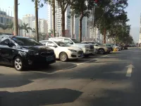 Zhuhai Xiangjiang Weike Hotel (Gongbei Port Lovers South Road Branch) - parking
