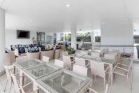 Wyndham Hotel Surfers Paradise - Parking