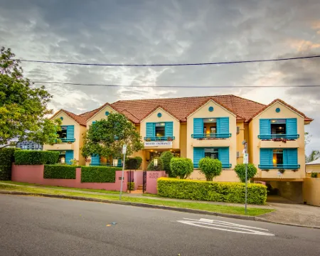 Albion Manor Hotels near Clayfield