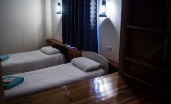 Meiman House close to Asia Mall - Housity
