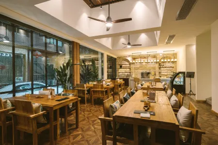 Mount Emei Baiyuting Yunjian Tangquan B&B Отели рядом с достопримечательностью «Xixiang Pool (Bathing Elephant Pool)»