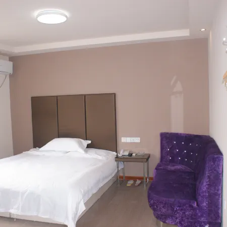 Jiayi Hotel (Heze Dingtao Bus Station)