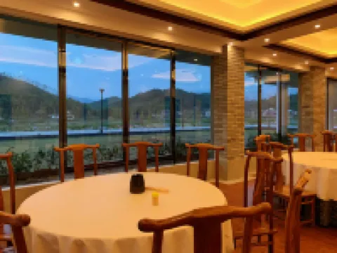 Huazhuquan Health Hot Spring Hostel