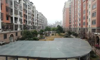 Paris Lidu Inn Hotel - Housity