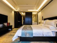 万越酒店公寓(武汉光谷科技会展中心店) - 美式轻奢大床房