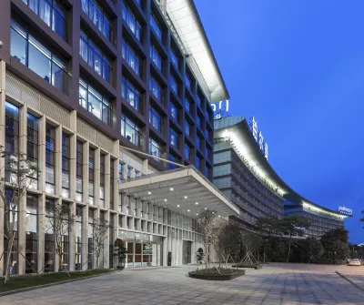 Pullman Guangzhou Baiyun Airport (Terminal 1) Hotels in Kanton