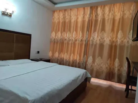 Ruichang Kairui Hotel Отели в г. Жуйчан