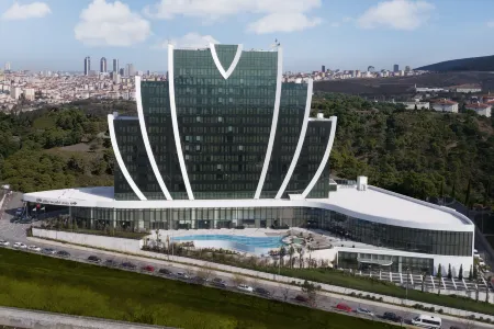 Elite World Grand Istanbul Küçükyalı Отели рядом с достопримечательностью «Marmara University Institute of Neurological Sciences»
